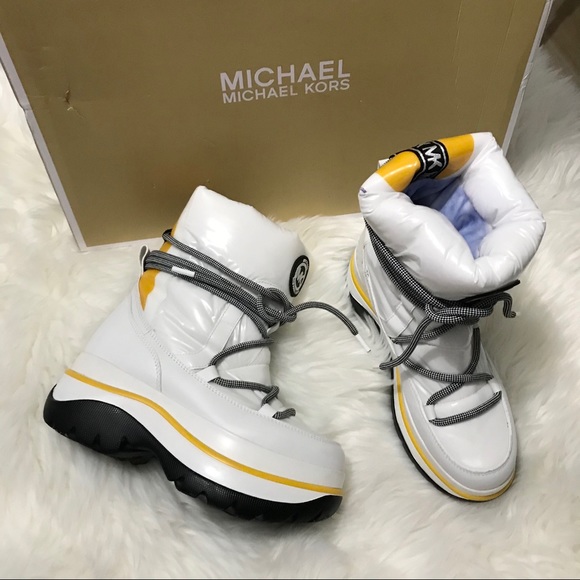 MichaelKors like new winter boots - Picture 2 of 11